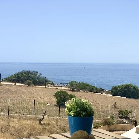 Seaside Serenity: Carvoeiro Beachfront Apartment