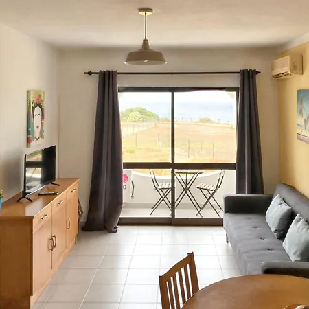 Apartment Seaside Serenity: Carvoeiro Beachfront Carvoeiro (Lagoa)